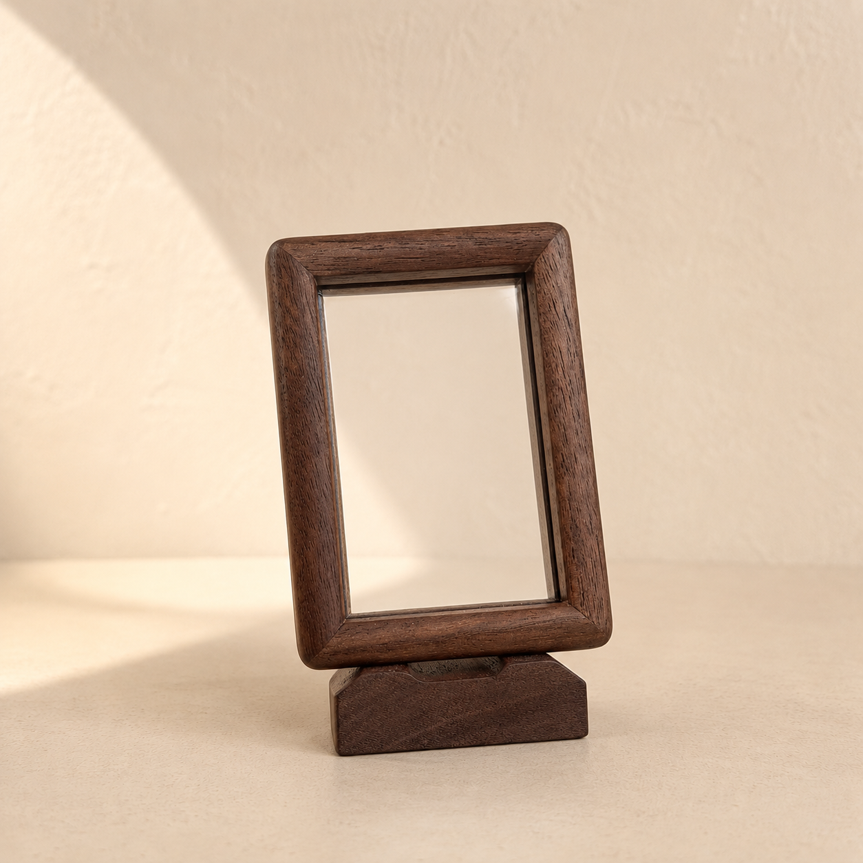 Mortise-and-tenon magnetic solid wood photo frame